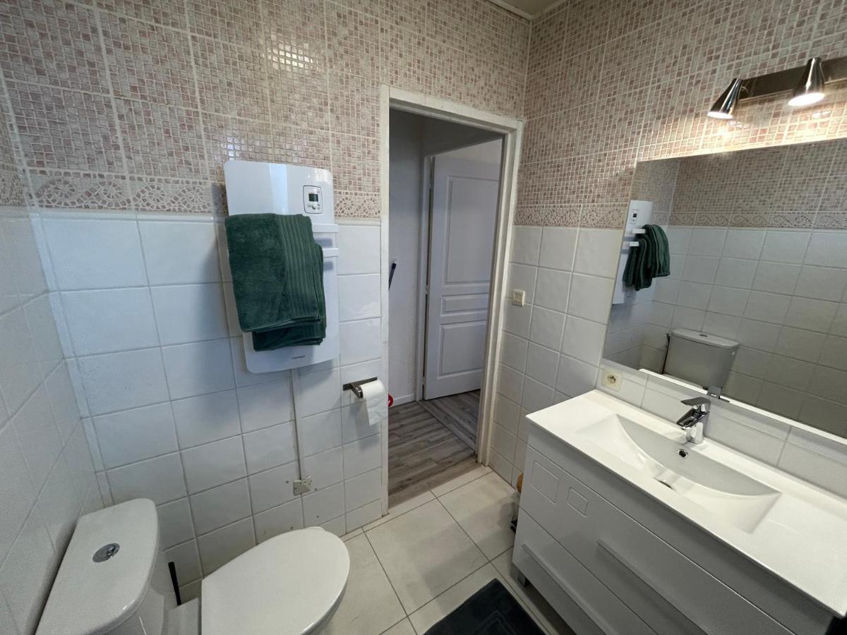 Jolie Villa Independante Climatisee 3 Chambres Tout Confort 6 Couchages, Piscine Chauffee 4 X 8 Disponible Selon Meteo De Mai A Fin Septembre, Jacuzzi 4 Places, Boulodrome Eclaire, Ping-Pong, Wifi, Proche Commerces Animaux Domestiques Sur Demande Bretenoux Экстерьер фото