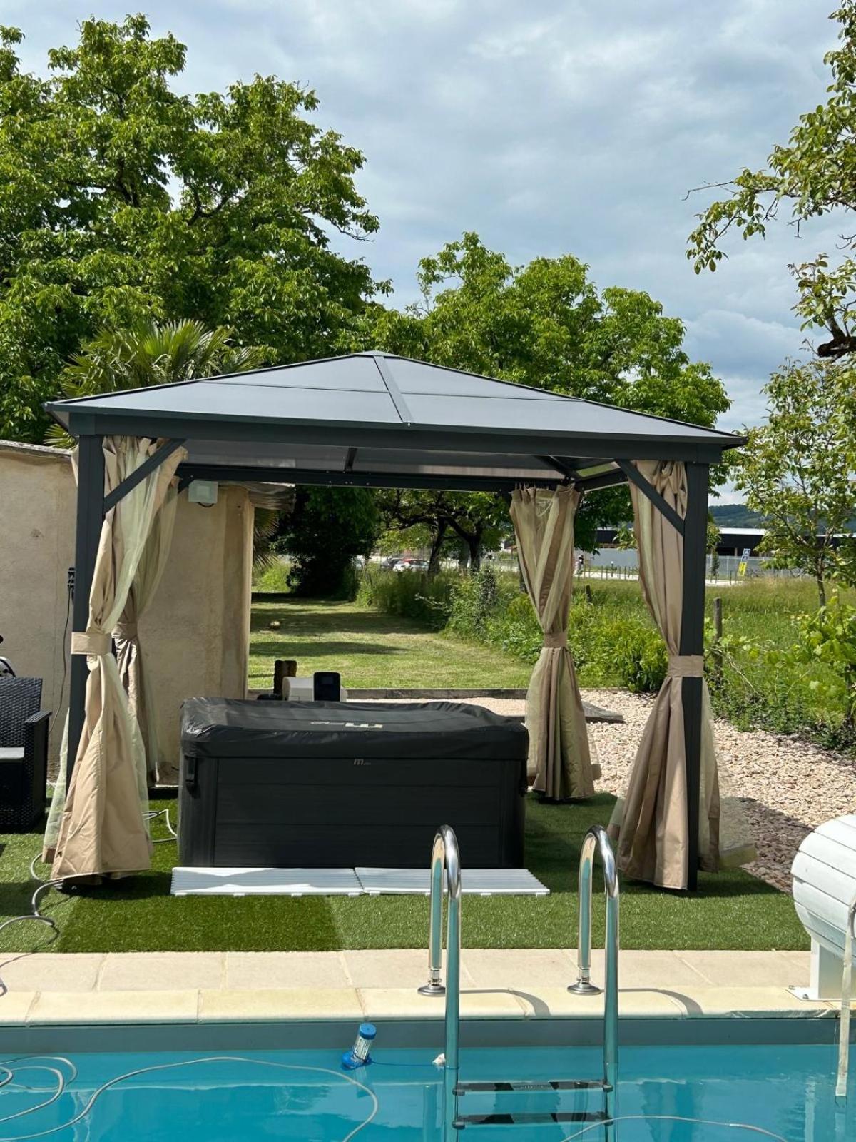 Jolie Villa Independante Climatisee 3 Chambres Tout Confort 6 Couchages, Piscine Chauffee 4 X 8 Disponible Selon Meteo De Mai A Fin Septembre, Jacuzzi 4 Places, Boulodrome Eclaire, Ping-Pong, Wifi, Proche Commerces Animaux Domestiques Sur Demande Bretenoux Экстерьер фото