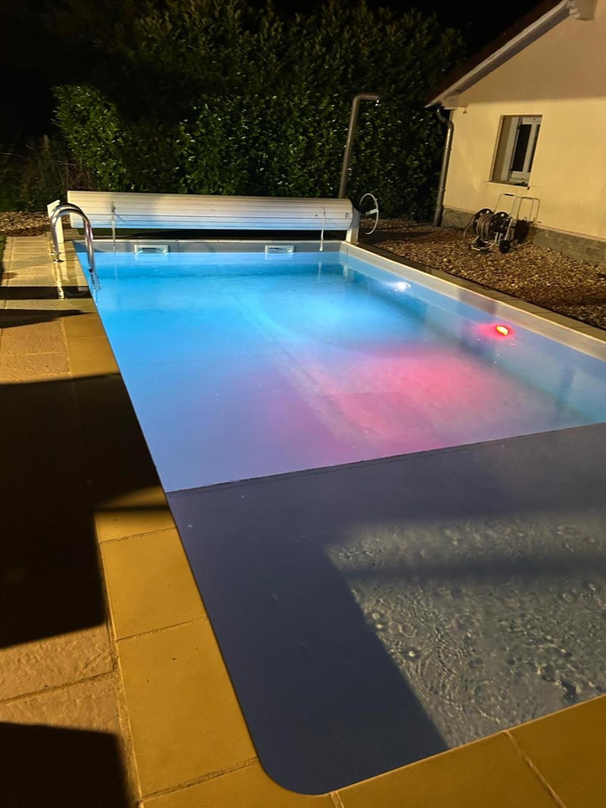Jolie Villa Independante Climatisee 3 Chambres Tout Confort 6 Couchages, Piscine Chauffee 4 X 8 Disponible Selon Meteo De Mai A Fin Septembre, Jacuzzi 4 Places, Boulodrome Eclaire, Ping-Pong, Wifi, Proche Commerces Animaux Domestiques Sur Demande Bretenoux Экстерьер фото
